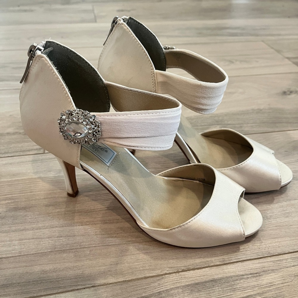 Liz Rene Signature Genevieve Peep Toe Brooch Heels Bridal Ivory 9M Rhinestone